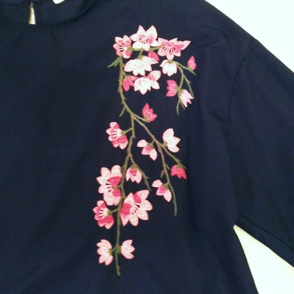 Bleuh Ciel Blue Embroidered Crop Top Long Sleeves - Picture 4 of 8